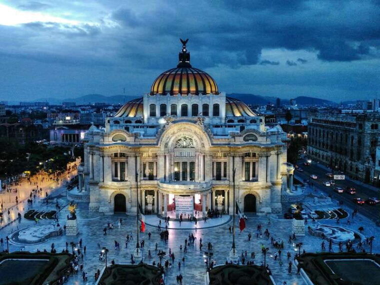 mexico-city-must-see-buildings-palaces