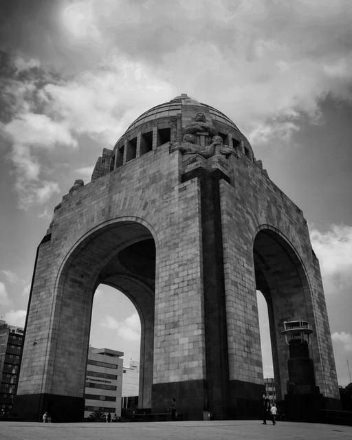 mexico-city-walking-tour-to-the-monument-to-the-revolution