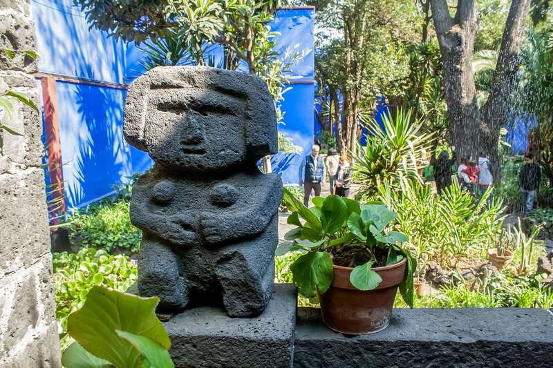 mexico-city-xochimilco-coyoacan-frida-kahlo-unam