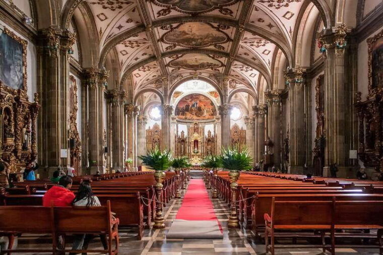 mexico-city-xochimilco-coyoacan-frida-kahlo-unam