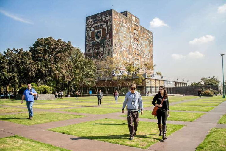 mexico-city-xochimilco-coyoacan-frida-kahlo-unam