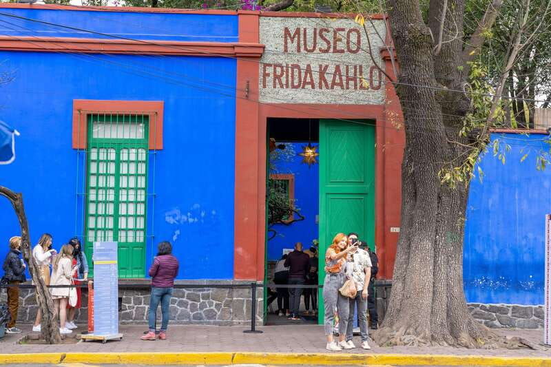 mexico-city-xochimilco-coyoacan-university-murals-tour