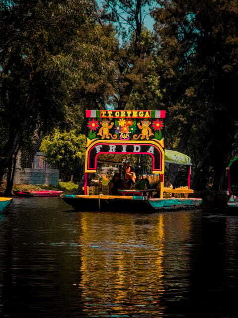 mexico-city-xochimilco-waterways-and-coyocan-alleys