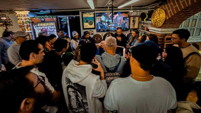 mexico-city-xochimilco-waterways-and-coyocan-alleys