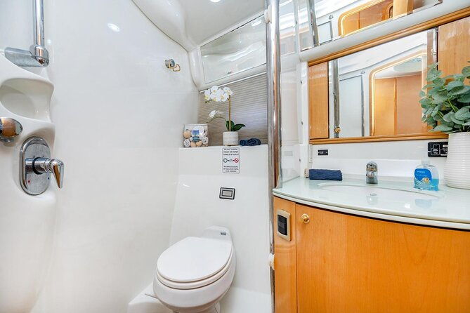 miami-2-hours-private-yacht-tour-for-13-ppl-on-a-50-ft-yacht