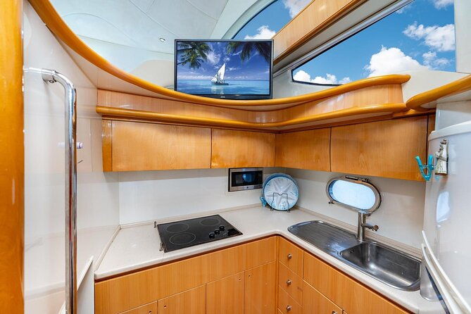 miami-2-hours-private-yacht-tour-for-13-ppl-on-a-50-ft-yacht
