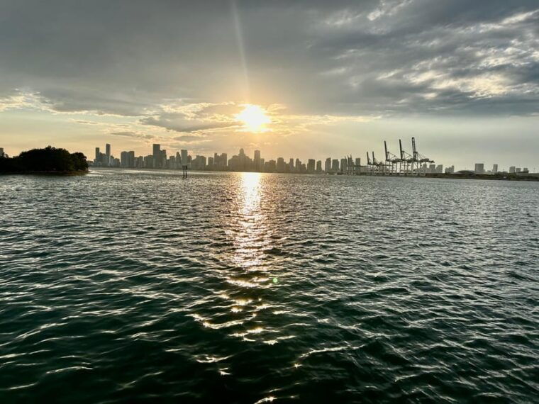 miami-90-minute-sunset-cruise-with-the-mojito-bar-on-board