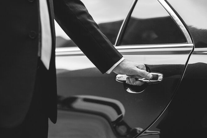 miami-airport-private-transfer-up-to-14-passengers