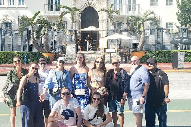 miami-art-deco-glamour-vice-secrets-with-tropical-cocktail