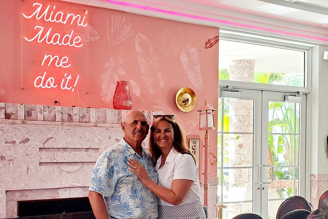 miami-art-deco-glamour-vice-secrets-with-tropical-cocktail