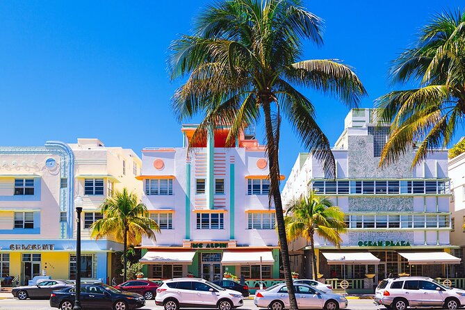 miami-art-deco-glamour-vice-secrets-with-tropical-cocktail