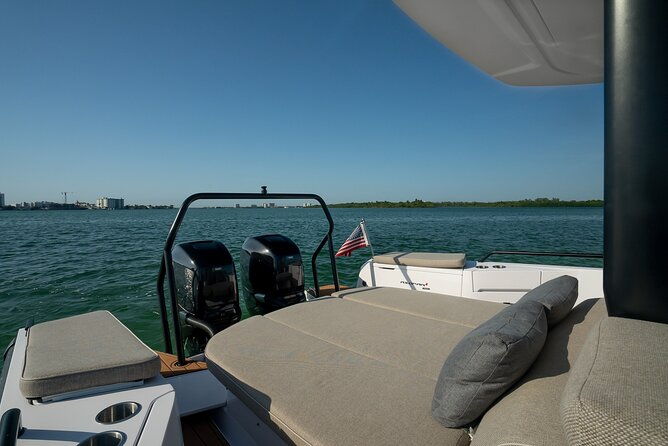 miami-bay-discovery-private-yacht-cruise-with-captain