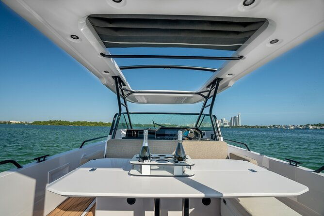 miami-bay-discovery-private-yacht-cruise-with-captain