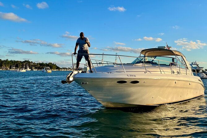 miami-beach-luxury-yacht-adventure-explore-stunning-coastline