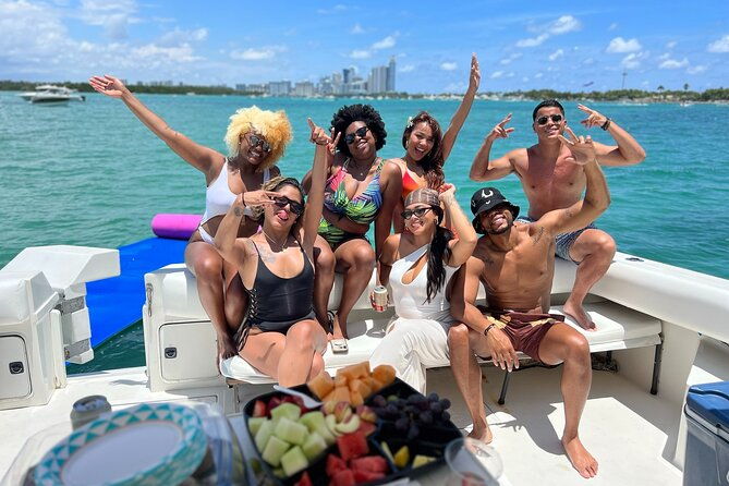 miami-beach-luxury-yacht-adventure-explore-stunning-coastline