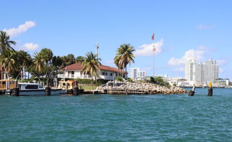 Miami-Beach & Miami Skyline Hop-On & Hop Off Boat Cruise - Key Points  