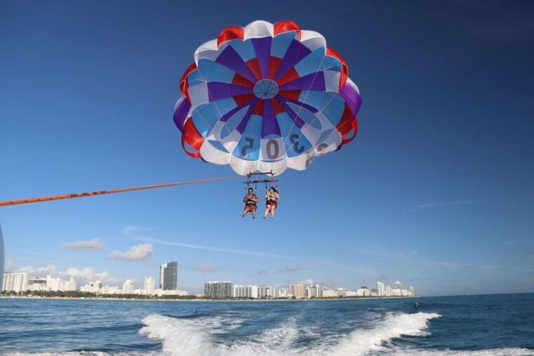 miami-beach-parasailing-boat-tour-in-south-beach