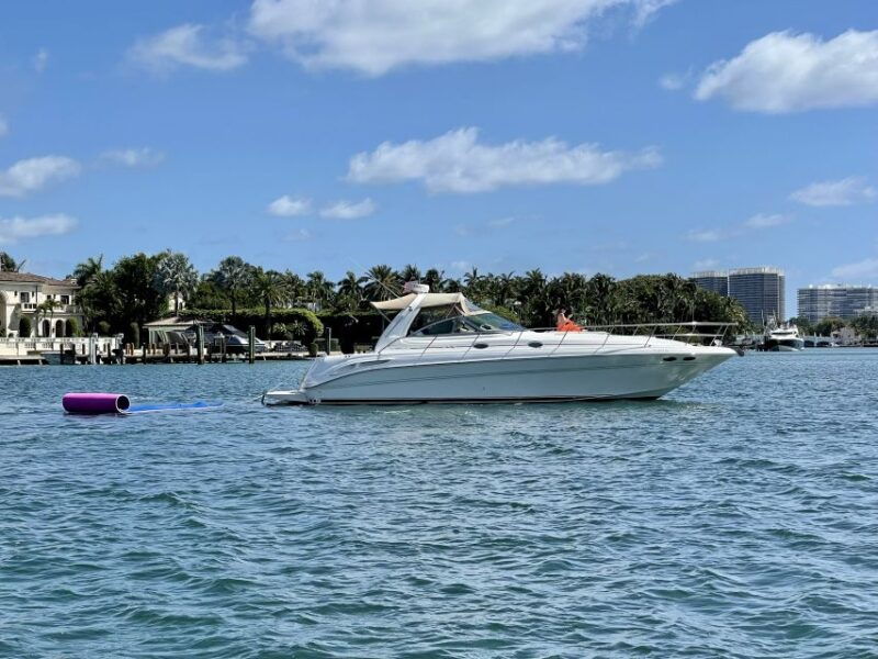 miami-beach-private-yacht-rental-with-captain-and-champagne