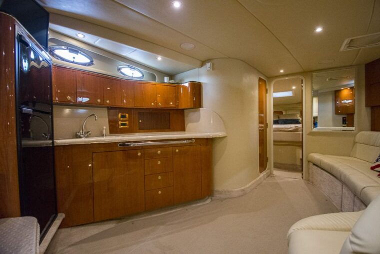 miami-beach-private-yacht-rental-with-captain-and-champagne