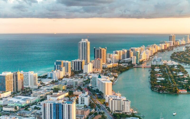 miami-beach-self-guided-walking-tour-with-audio-guide