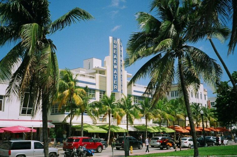 miami-beach-self-guided-walking-tour-with-audio-guide