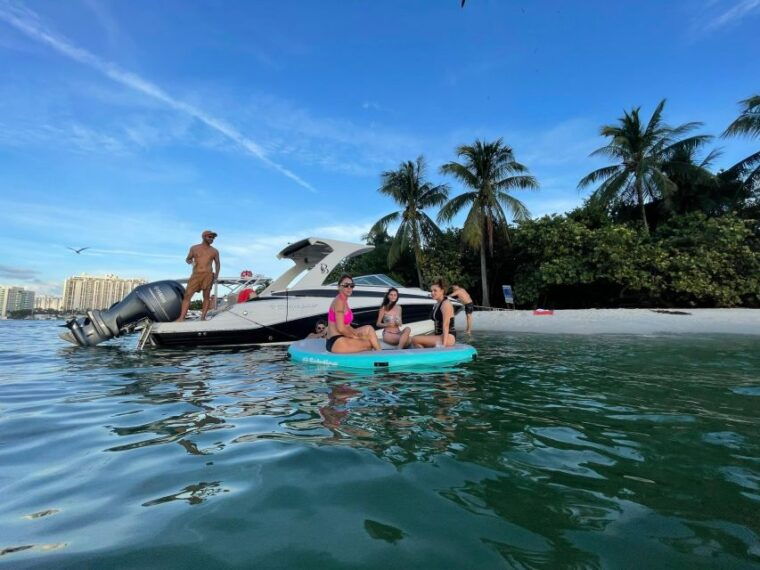 miami-beach-spectacular-sandbar-skyline-boat-tour