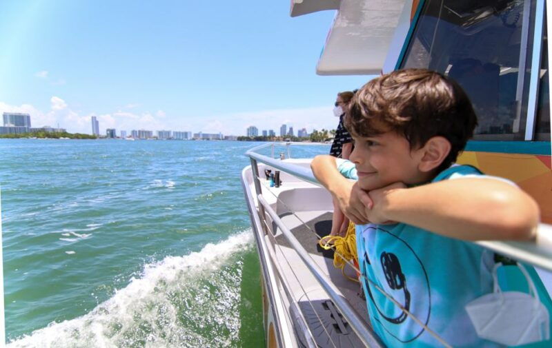 miami-biscayne-bay-celebrity-homes-sightseeing-cruise