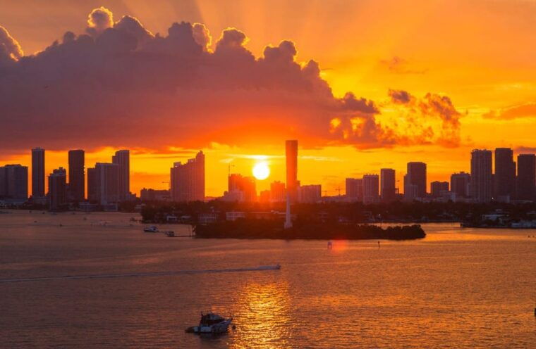 miami-biscayne-bay-south-beach-sunset-cruise
