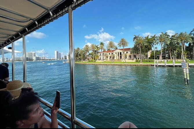 miami-boat-tour-of-celebrity-homes-miami-river-skyline-360-view-2
