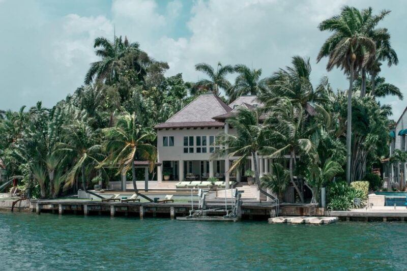 miami-celebrity-homes-and-skyline-cruise-with-city-views