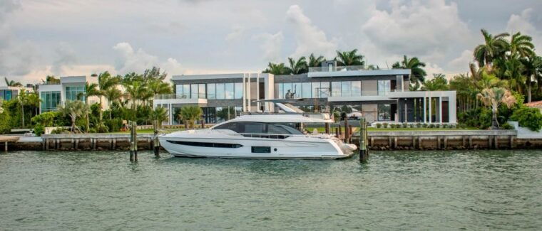 miami-celebrity-homes-and-skyline-cruise-with-city-views