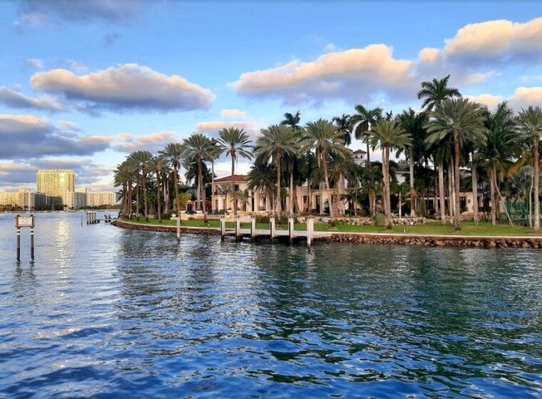 miami-celebrity-homes-and-skyline-cruise-with-city-views