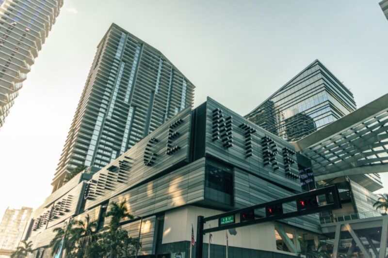 miami-city-tour-and-thriller-speedboat-adventure
