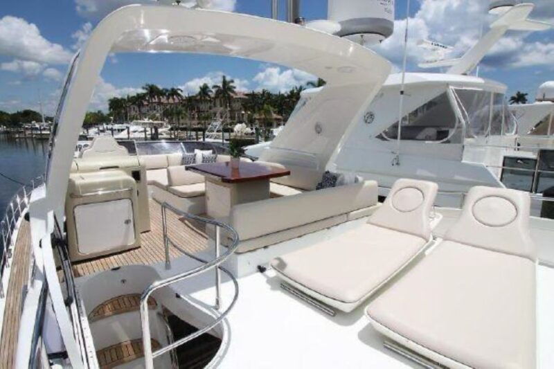 miami-epic-sail-unforgettable-celebrations-aboard-yachts