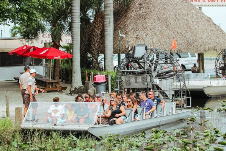 miami-everglades-national-park-airboat-tour-wildlife-show