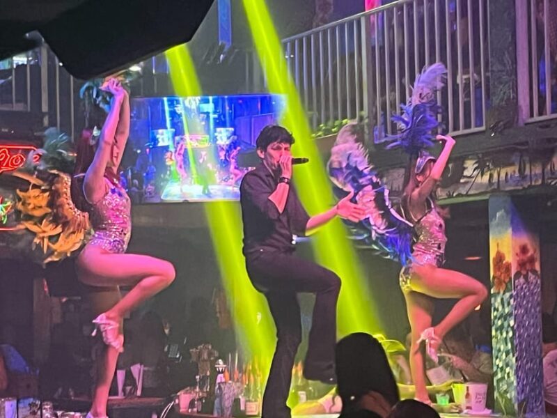 Miami: Guided Bar Crawl with Drinks Discounts and Club Entry - Authentic Insights from Reviews