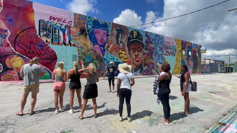 Miami: highlights Walking & Sightseeing tour - Transportation and Group Size
