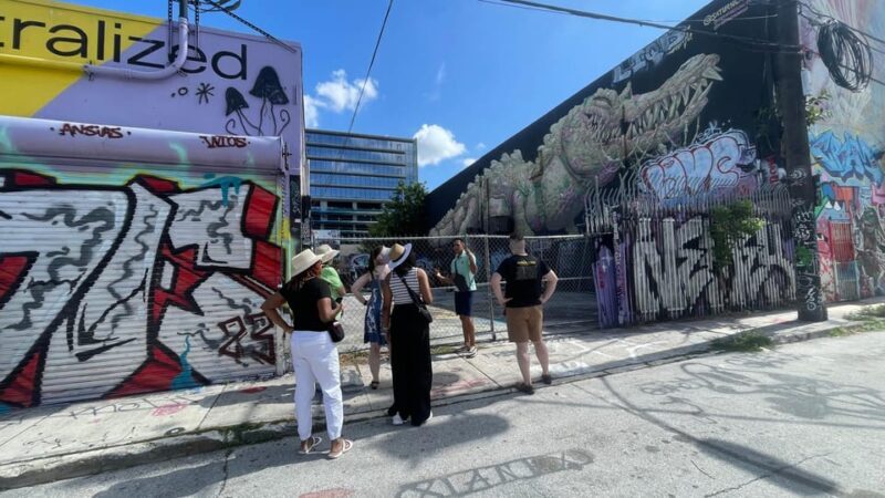 Miami: highlights Walking & Sightseeing tour - Authentic Experiences and Insights from Travelers