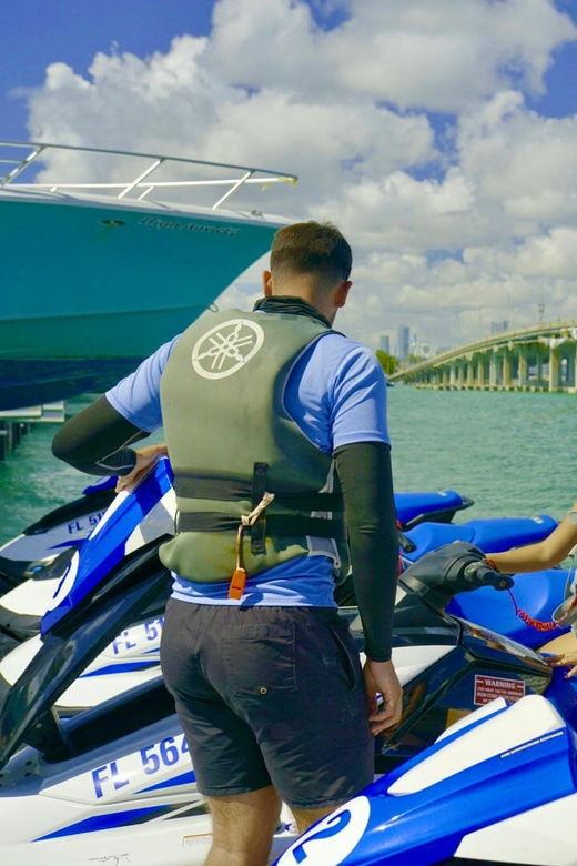 miami-jet-ski-riding-from-south-beach