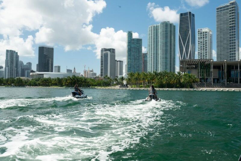 miami-jet-ski-riding-from-south-beach