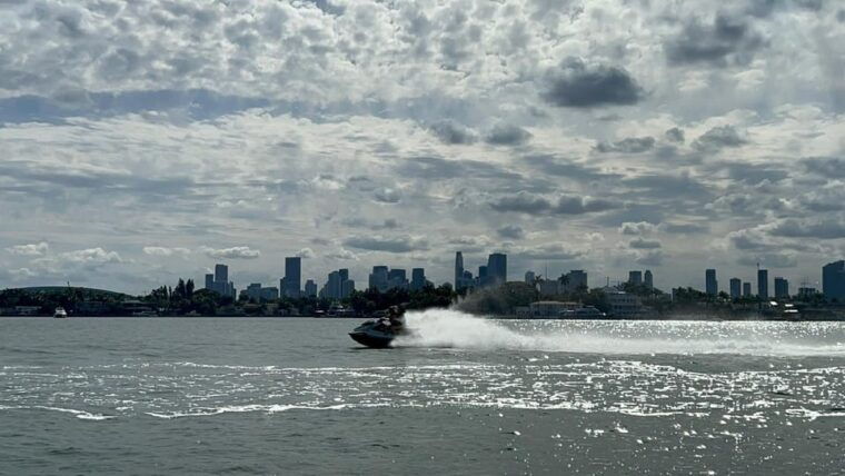 miami-jet-ski-riding-from-south-beach