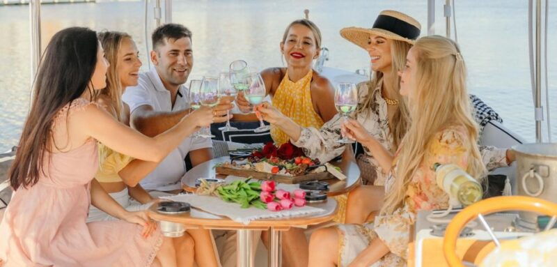miami-luxury-e-boat-cruise-with-wine-and-charcuterie-board