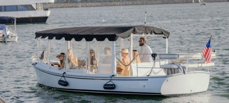 miami-luxury-e-boat-cruise-with-wine-and-charcuterie-board
