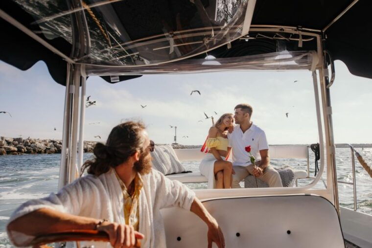 miami-luxury-e-boat-cruise-with-wine-and-charcuterie-board