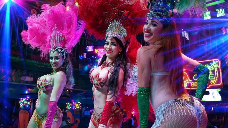 miami-mangos-tropical-cafe-dinner-show
