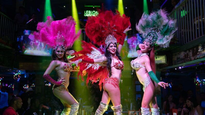 miami-mangos-tropical-cafe-dinner-show