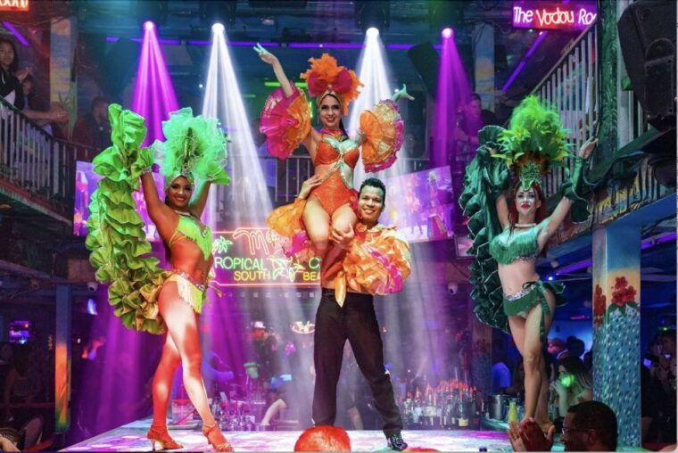 miami-mangos-tropical-cafe-dinner-show