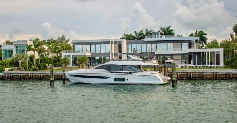 miami-millionaire-homes-boat-tour-with-mojito-bar-onboard
