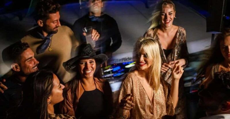 miami-night-time-yacht-or-boat-charter-for-up-to-12-guests