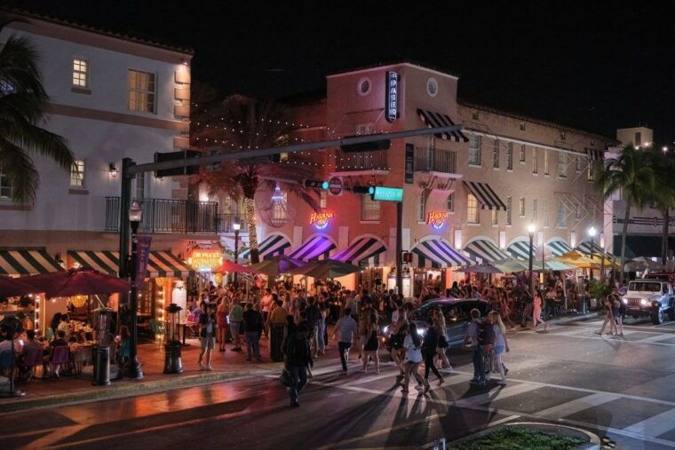 miami-open-top-bus-sightseeing-night-tour-with-live-guide